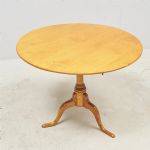 1689 3292 TEA TABLE